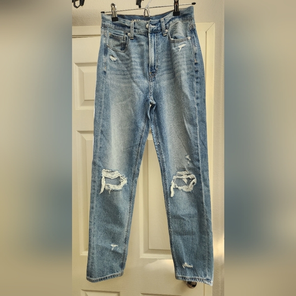 American Eagle Ripped Mom Jean regular size 2 - Picture 6 of 7
